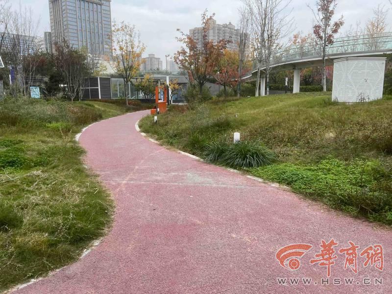 公园 适老化方面这些做得还不错 但还有改进空间新葡京适老化大调研华商报记者走访了12座城市(图27) 公园 适老化方面这些做得还不错 但还有改进空间新葡京适老化大调研华商报记者走访了12座城市(图27)