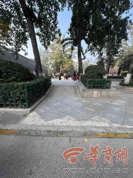 公园 适老化方面这些做得还不错 但还有改进空间新葡京适老化大调研华商报记者走访了12座城市(图34) 公园 适老化方面这些做得还不错 但还有改进空间新葡京适老化大调研华商报记者走访了12座城市(图34)